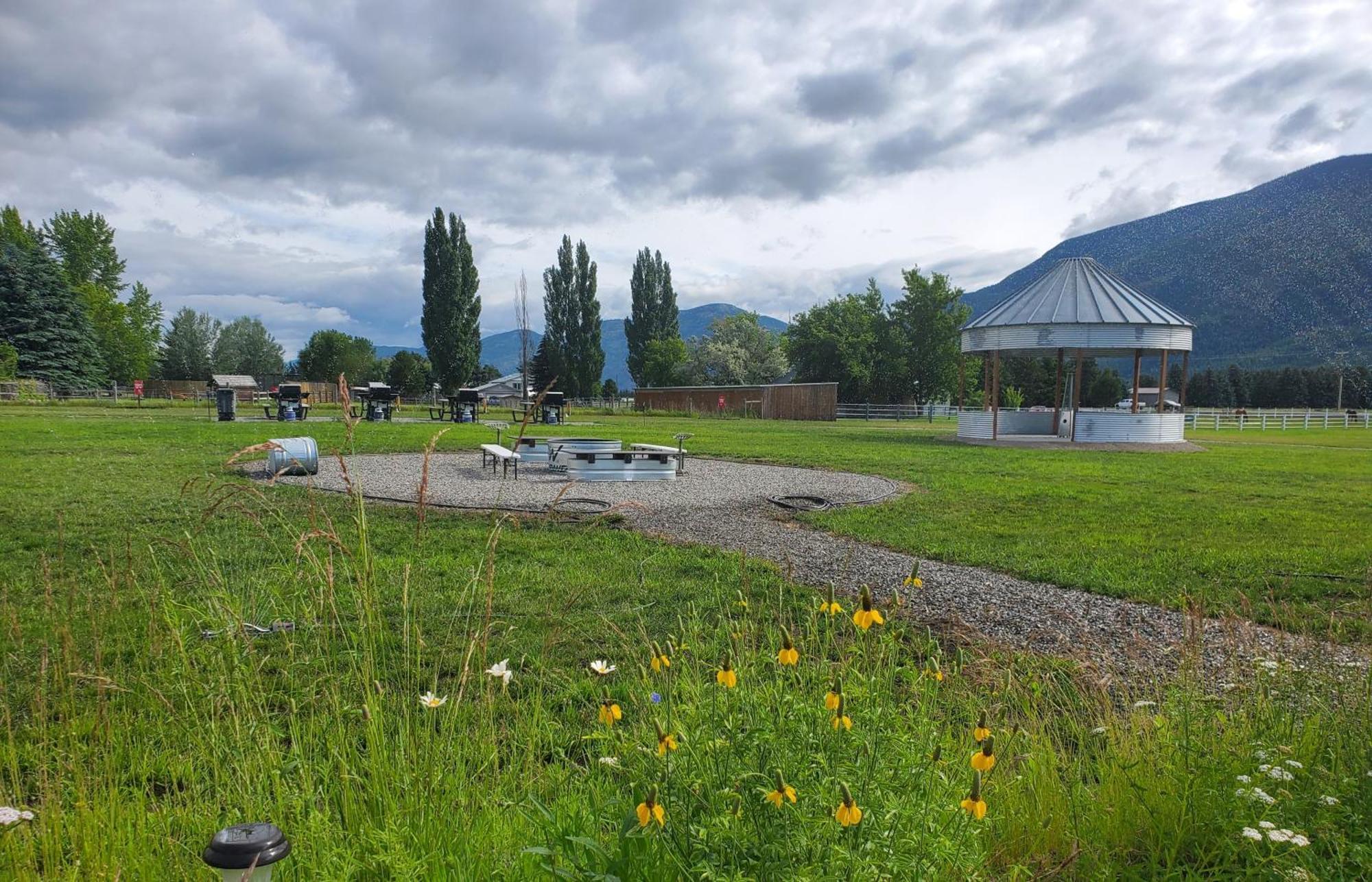 Glacier Acres Guest Ranch Columbia Falls Luaran gambar